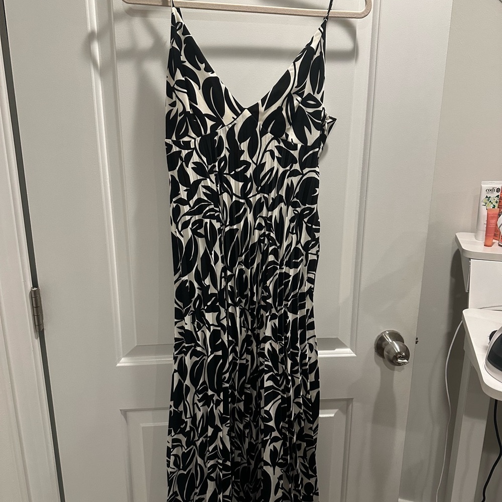 Lush Black and White Leaf Maxi Dress